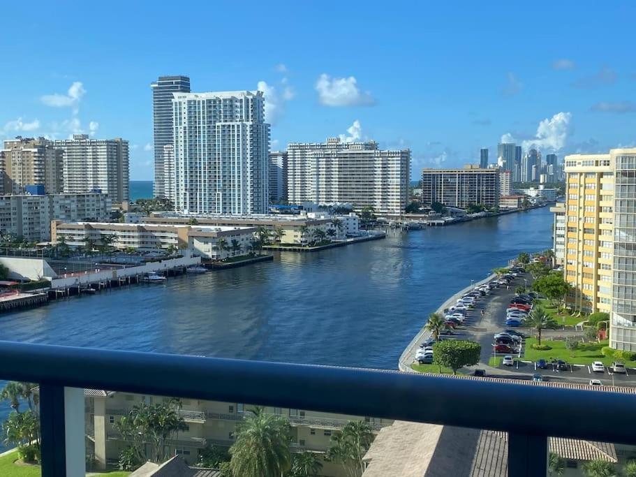 Miami Beach 1B/1B Incredible View Apartment With Kitchen Холандейл Бийч Екстериор снимка